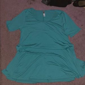Turquoise LulaRoe top